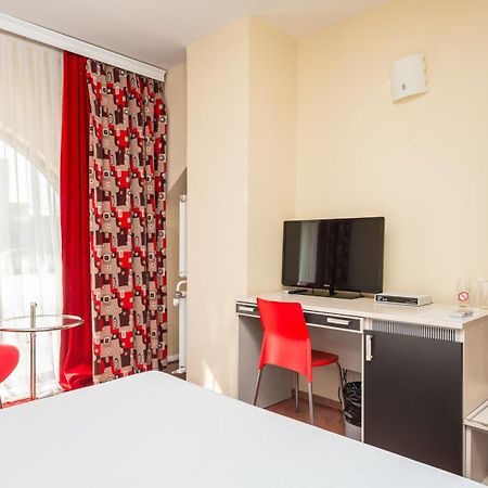 Pelister Skopje Bed & Breakfast Стая снимка