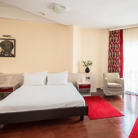 Pelister Skopje Bed & Breakfast Стая снимка