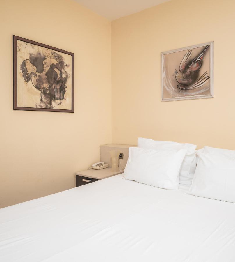 Pelister Skopje Bed & Breakfast Стая снимка