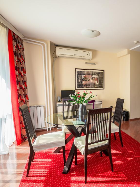 Pelister Skopje Bed & Breakfast Стая снимка