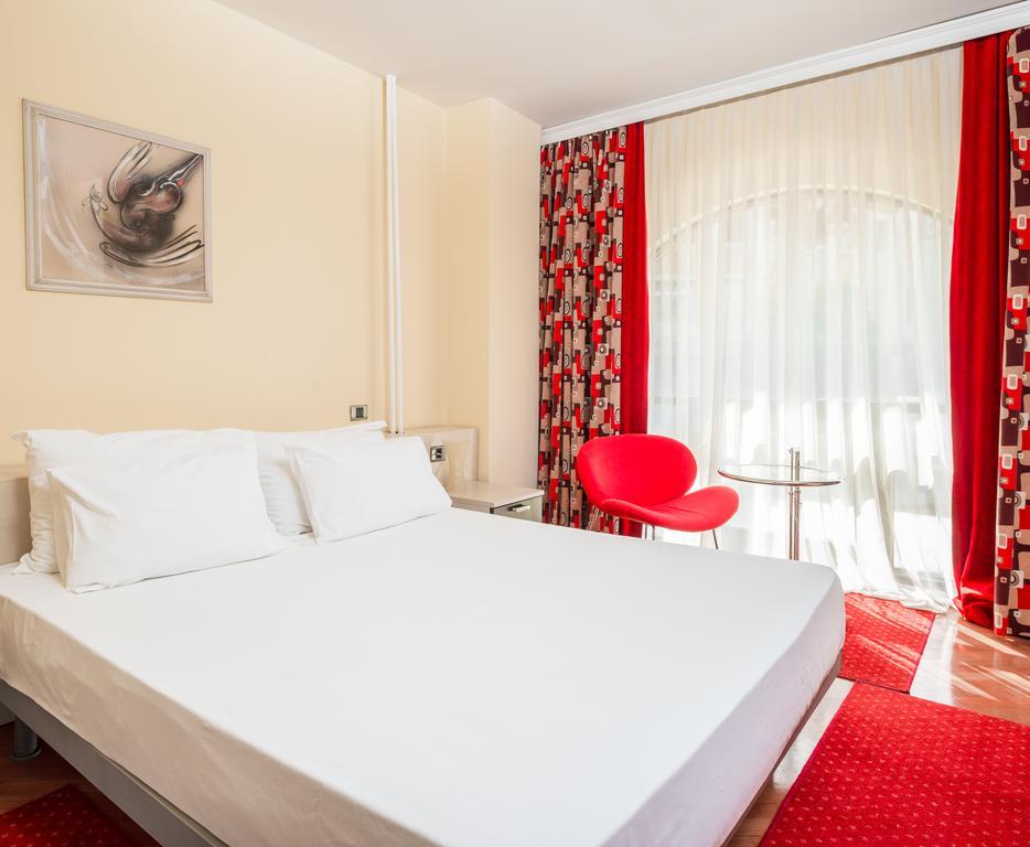 Pelister Skopje Bed & Breakfast Стая снимка
